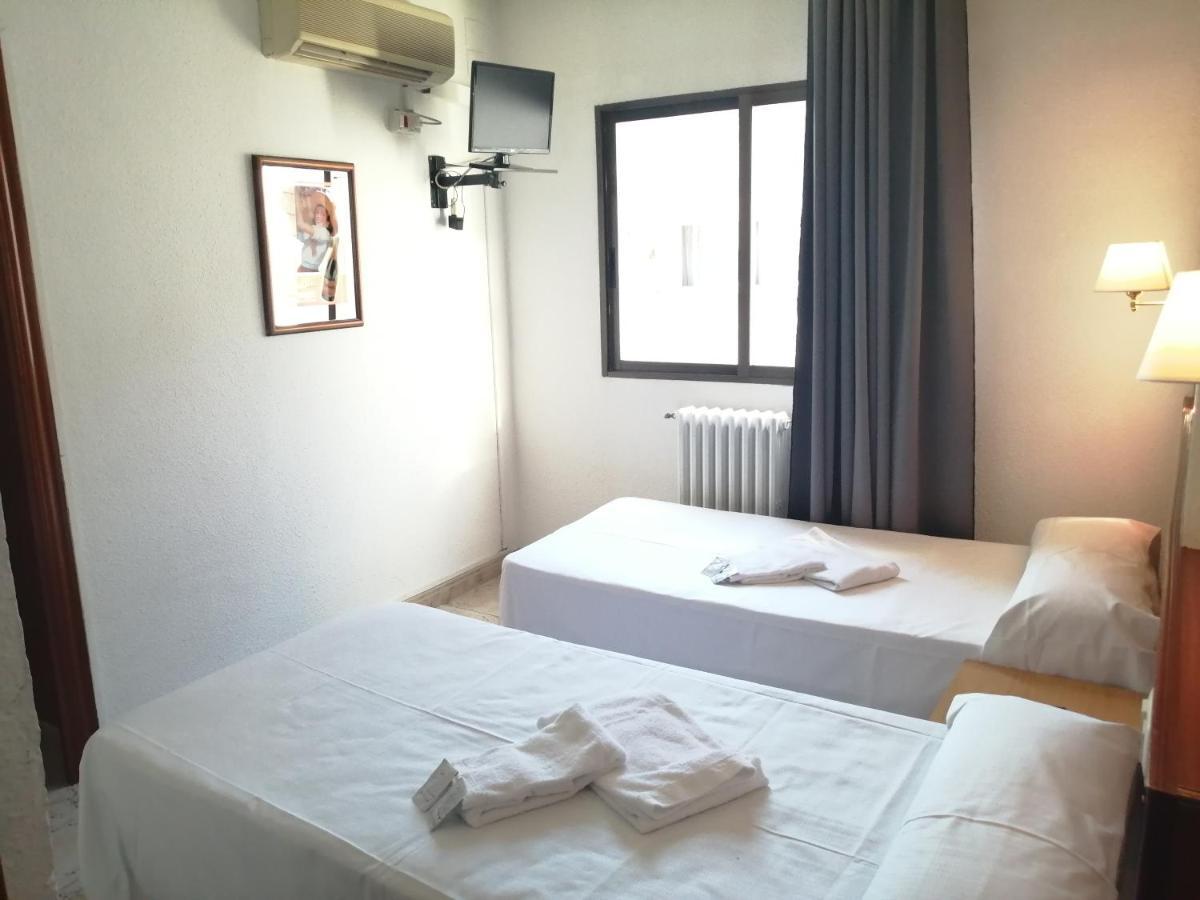 Hostal Jaime I Huesca Buitenkant foto