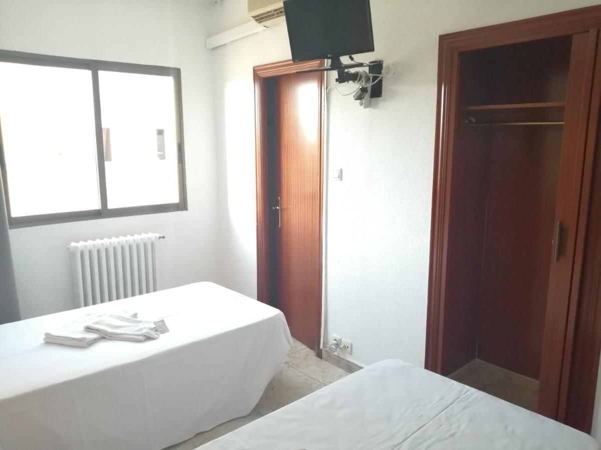 Hostal Jaime I Huesca Buitenkant foto