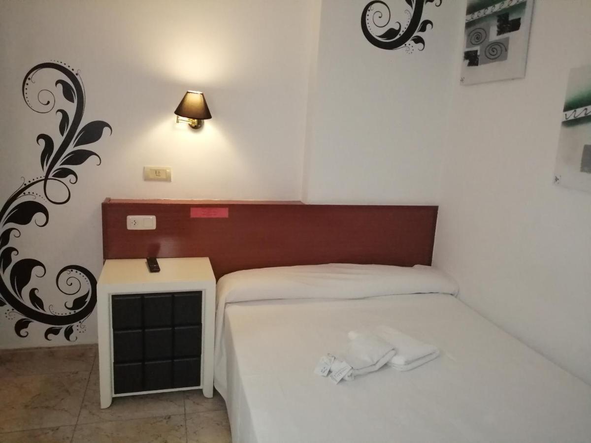 Hostal Jaime I Huesca Buitenkant foto