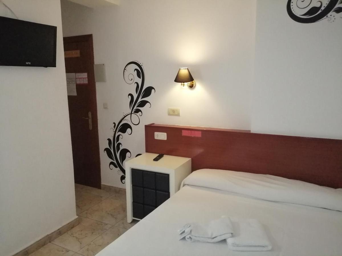 Hostal Jaime I Huesca Buitenkant foto