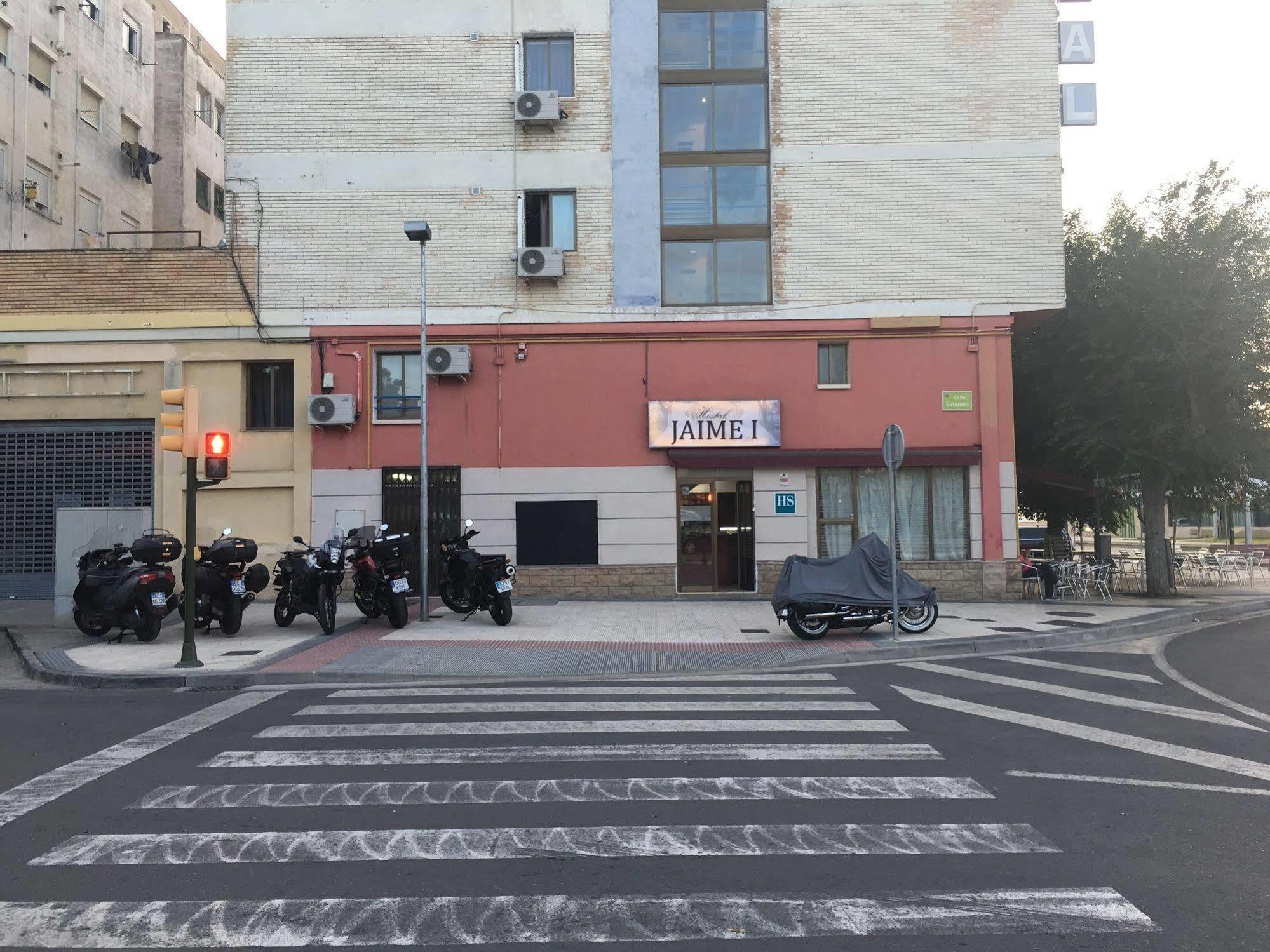 Hostal Jaime I Huesca Buitenkant foto