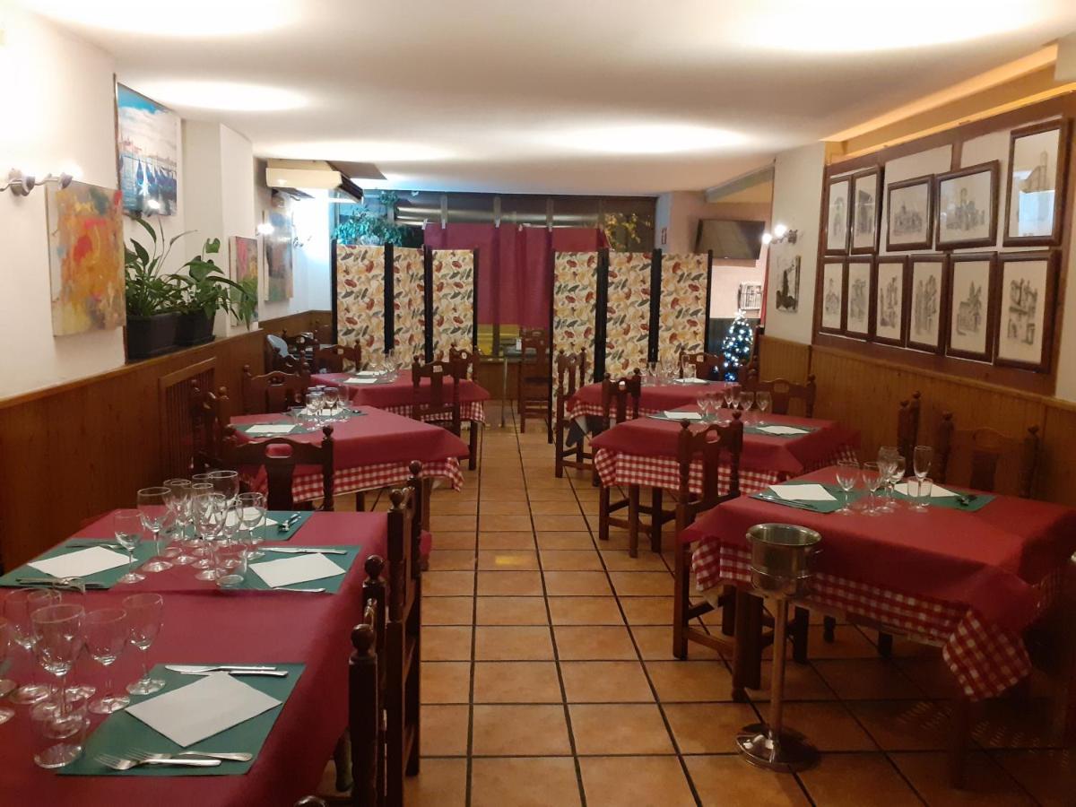 Hostal Jaime I Huesca Buitenkant foto