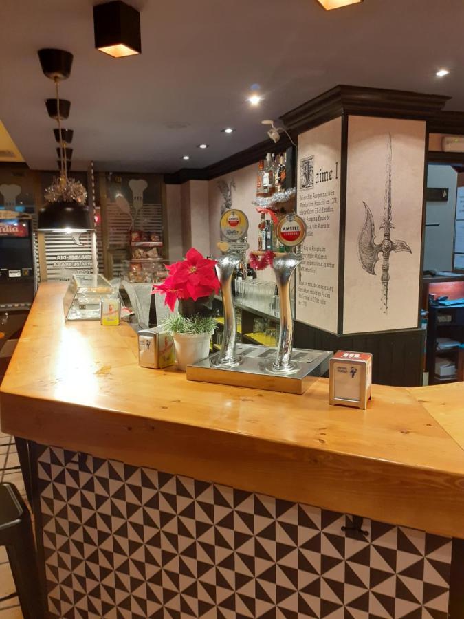 Hostal Jaime I Huesca Buitenkant foto