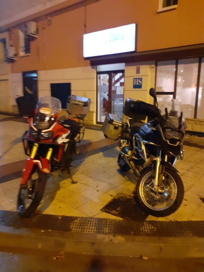 Hostal Jaime I Huesca Buitenkant foto