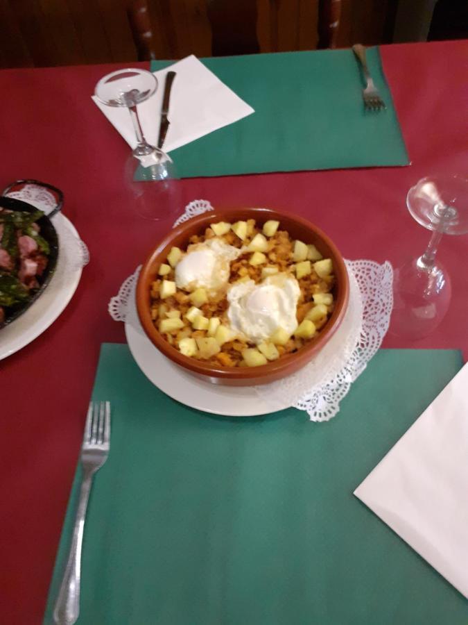 Hostal Jaime I Huesca Buitenkant foto