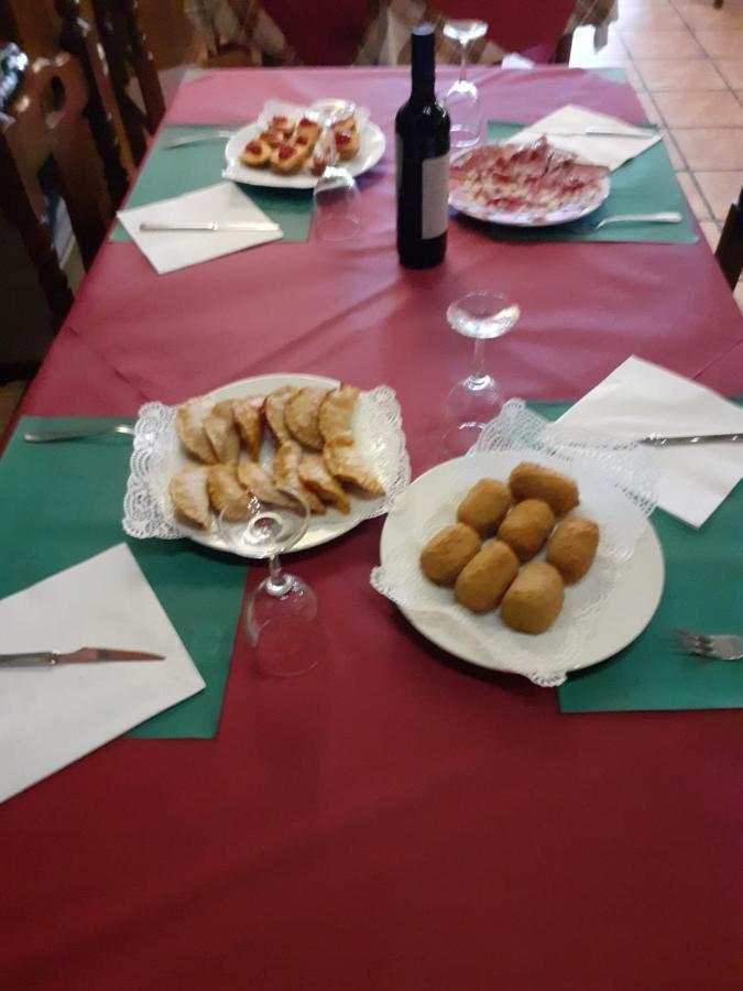 Hostal Jaime I Huesca Buitenkant foto