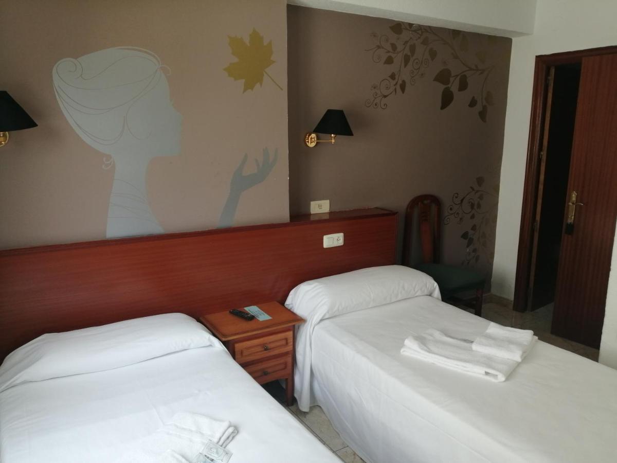Hostal Jaime I Huesca Buitenkant foto